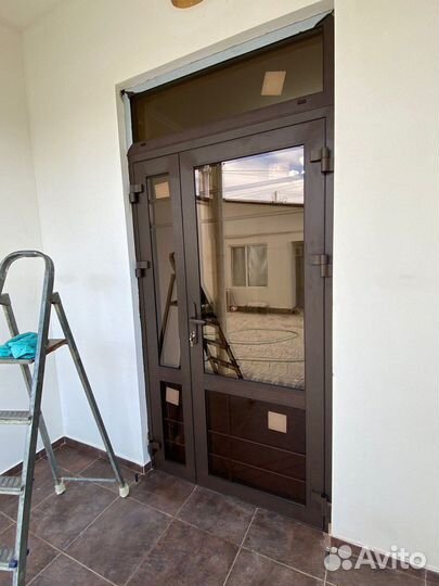 Готовая теплая алюминиевая дверь