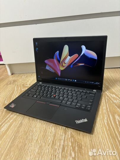 Lenovo thinkpad t14s gen 1 R5/8/256