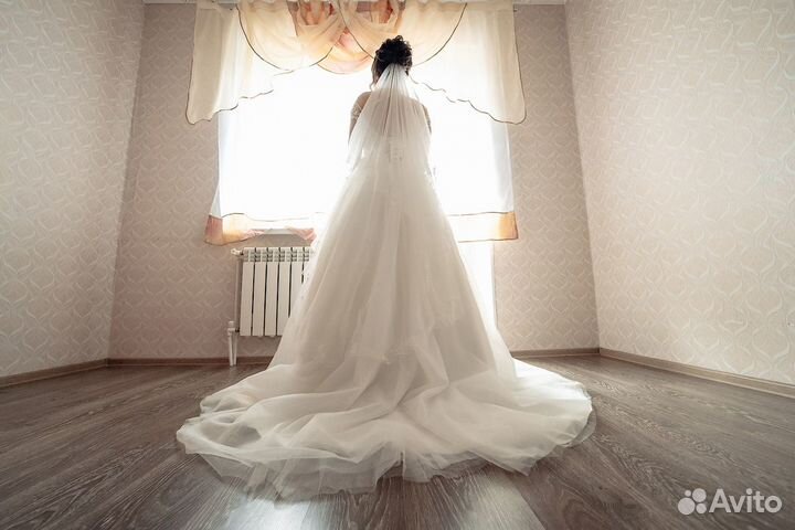 Свадебное платье