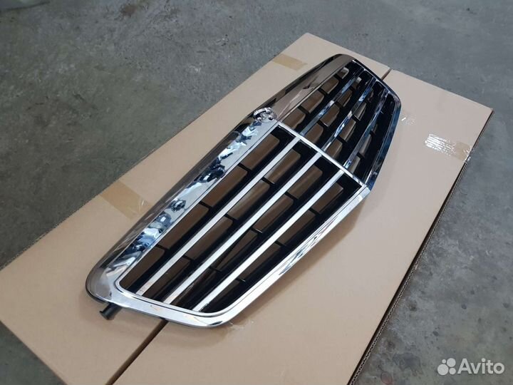 Решетка радиатора Mercedes E 212 с 2009г по 2013г