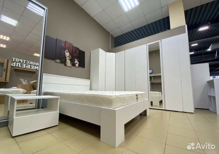 Тумба прикроватная белая