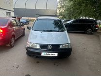 Volkswagen Sharan 2.0 MT, 1997, 372 519 км, с пробегом, цена 300 000 руб.