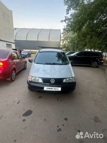 Volkswagen Sharan 2.0 MT, 1997, 372 519 км с пробегом, цена 300000 руб.