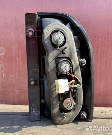 Фонарь задний левый Suzuki Grand vitara 1998-2005