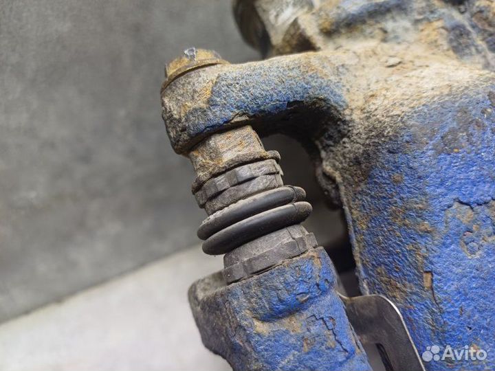 Суппорт задний левый Audi A4 B8 1.8 cdhb 2010