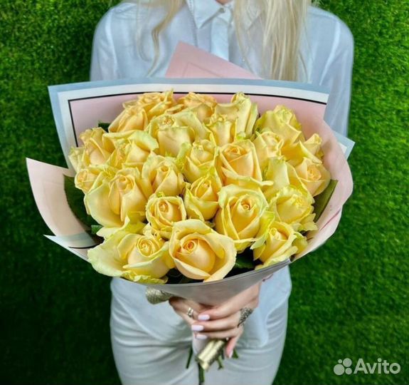 25 кремовых роз 50 см Доставка Саратов и Энгельс