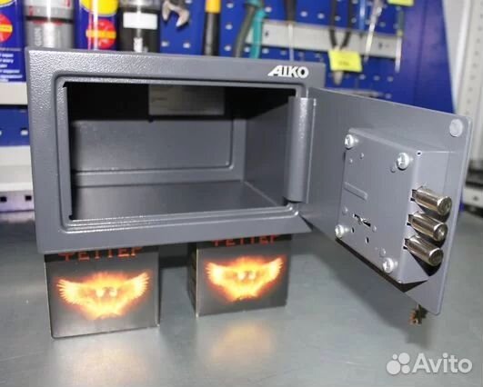 Сейф мебельный