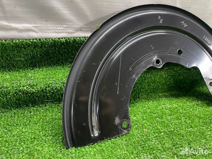 Тормозной щиток Renault Duster HSA 2013 411618034R