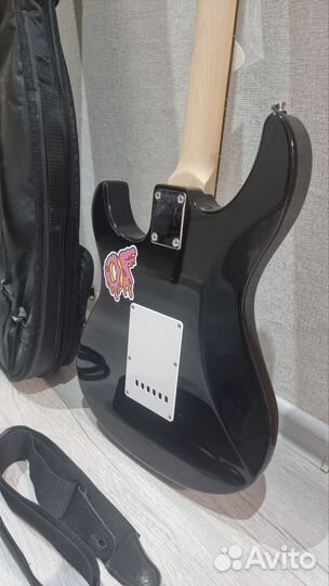 Электрогитара Yamaha Pacifica 012