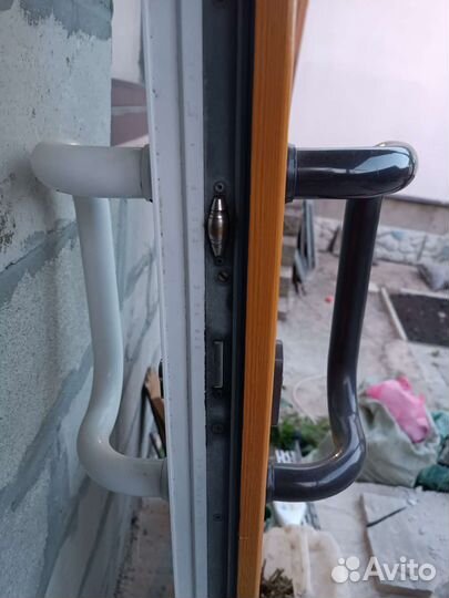 Дверь входная пластиковая