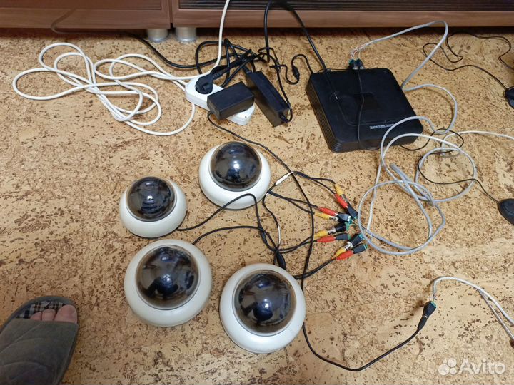 Видеорегистратор с 4 камерами