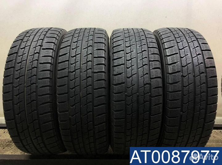 Goodyear UltraGrip Ice Navi Zea 215/60 R16 98V