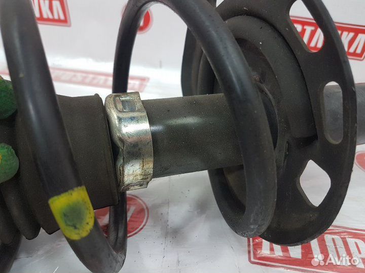 Стойка подвески передняя правая Toyota Vitz NSP130