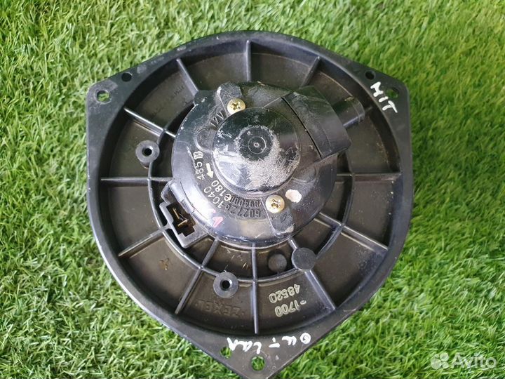 Моторчик печки Mitsubishi Outlander