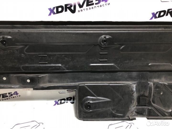 Защита днища кузова правая Mercedes-Benz C200 W204