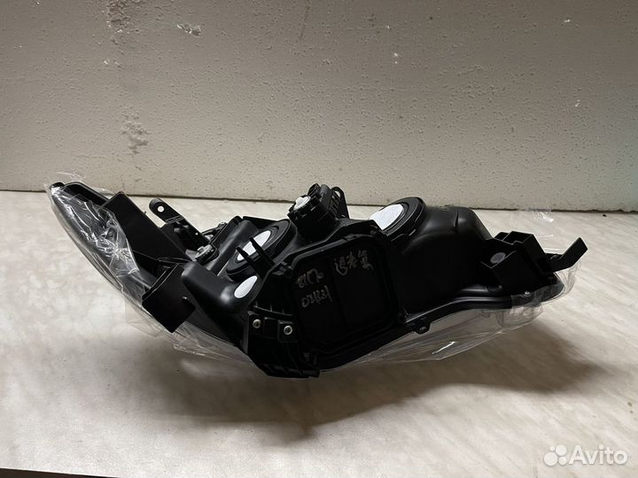 Фары Toyota corolla E140/150 06-13