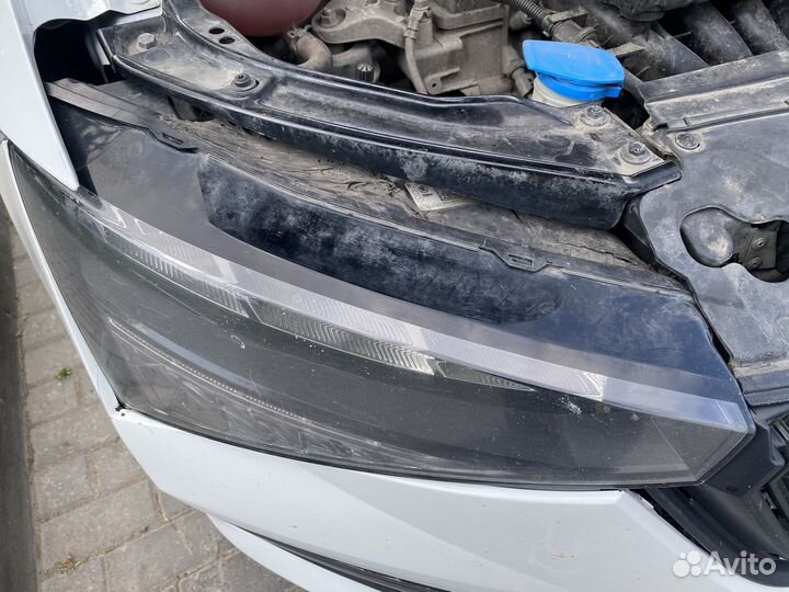 Фара правая skoda rapid 2