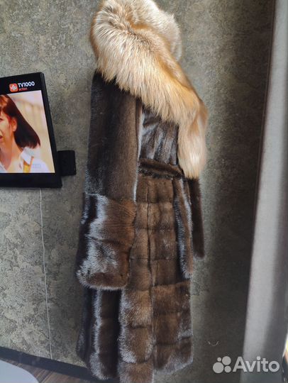 Шуба норковая с капюшоном из лисы 42'44'46