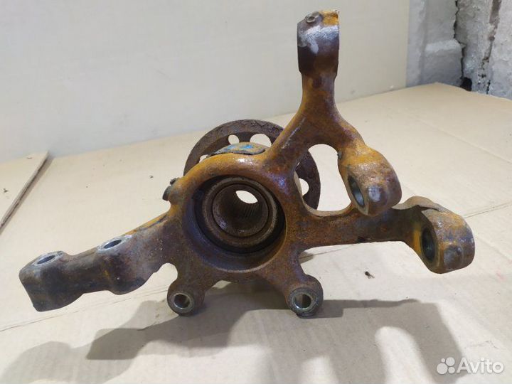 Кулак поворотный передний левый Mercedes Glk Х204