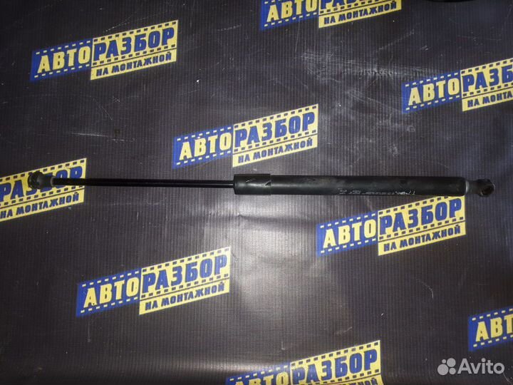 Амортизатор крышки багажника Пежо 308