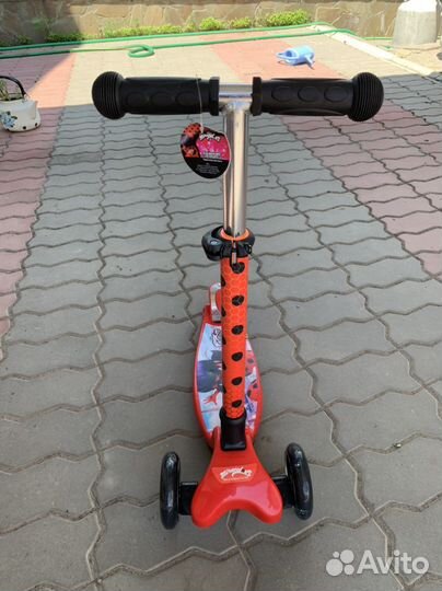 Самокат детский трехколесный новый