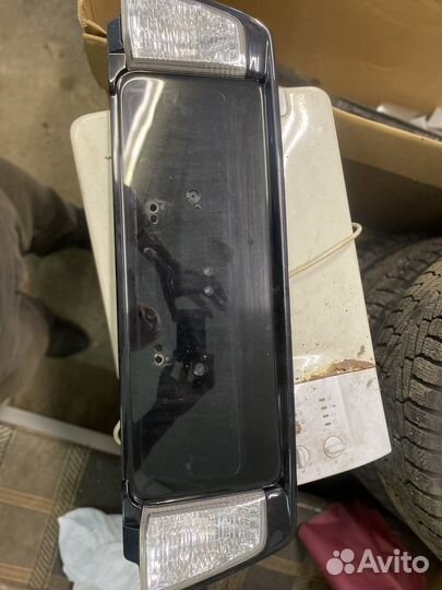 Задняя панель номера