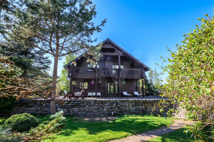 Коттедж 180 м² на участке 50 сот.