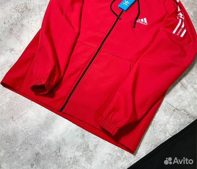 Спортивные костюмы Adidas