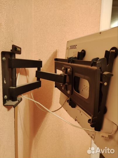 Кронштейн для телевизора наклонно -поворотный