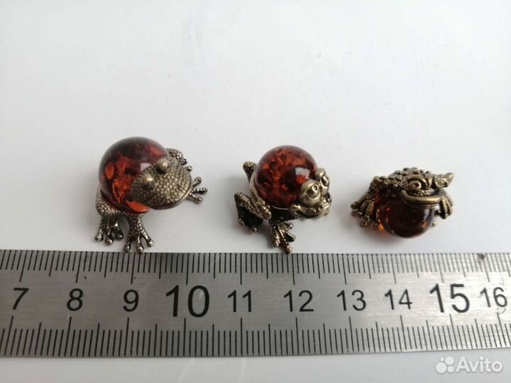Лягушка бронза с янтарем