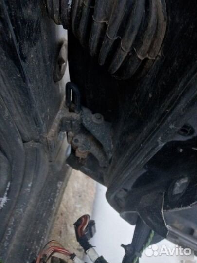 Петля двери передняя Audi A8 D2 1996