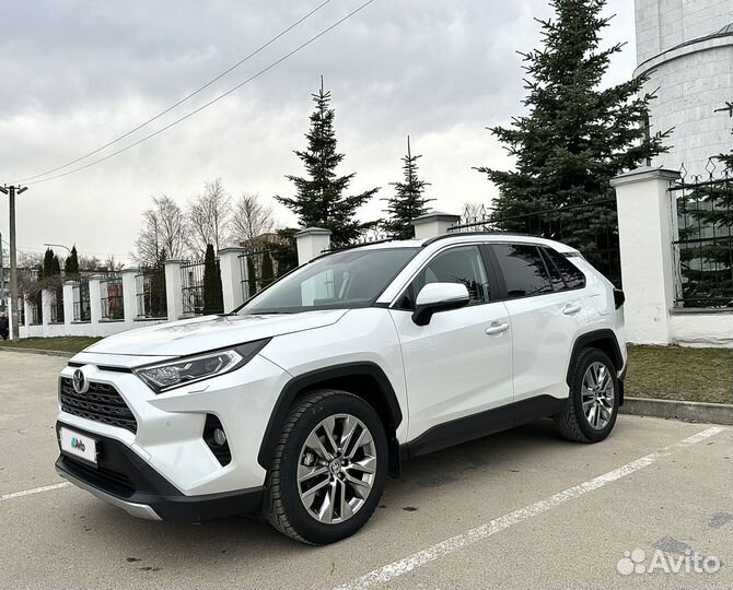 Toyota RAV4 2.5 AT, 2021, 32 000 км