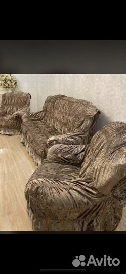 Велюровый чехол на диван