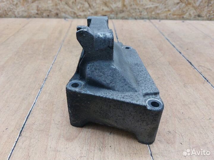 Кронштейн двигателя Opel Corsa D Z13DT 2009