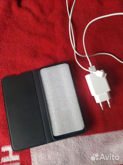 Чехол книжка и зарядное устройство от Redmi 12