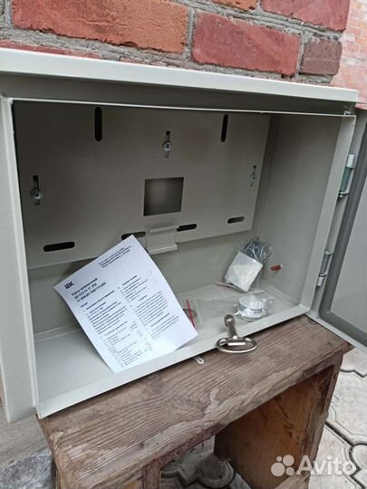 Распределительный щит (корпус металлический)