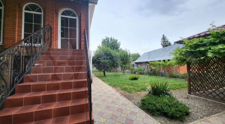 Дом 237 м² на участке 4 сот.