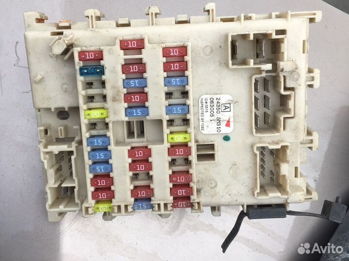 Блок предохранителей салона Ниссан Альмера N16