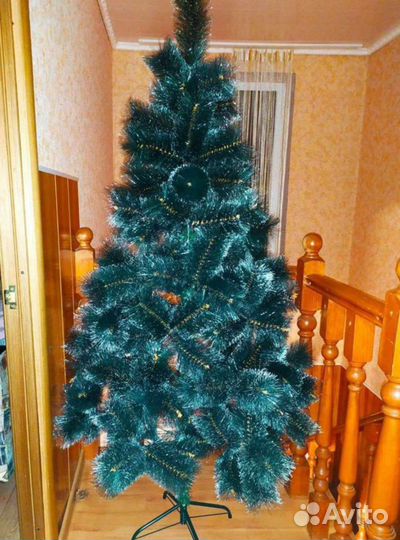Ёлка искусственная пушистая зелёная С шишками