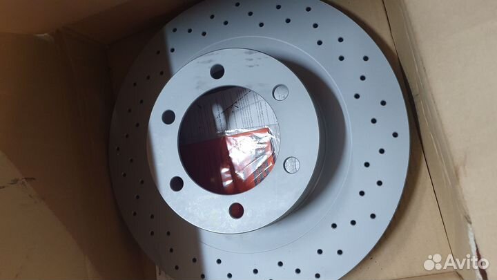 Передние тормозные диски Zimmermann 590.2586.52