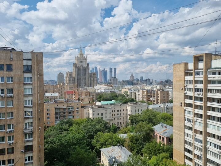 Комната 18 м² в 4-к., 16/16 эт.