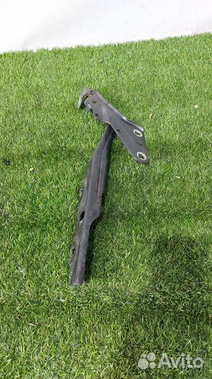 Петля капота левая Dodge Ram 5 DT 2019