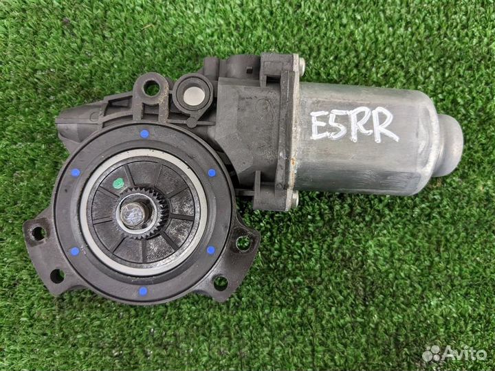 Мотор стеклоподъёмника задний правый Hyundai IX35