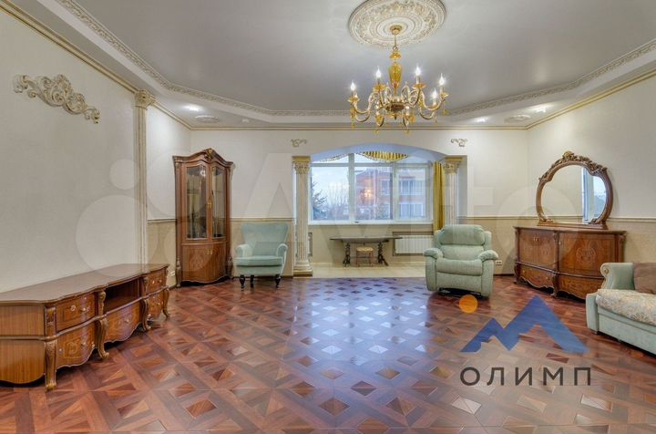 3-к. квартира, 181,1 м², 1/3 эт.