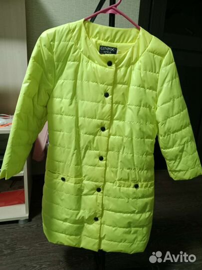 Яркий плащик