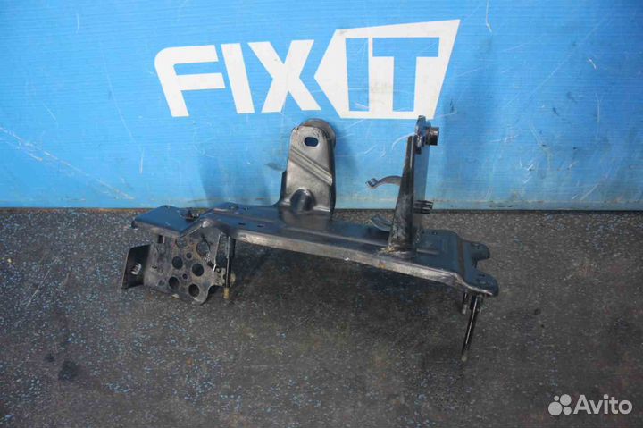 Кронштейн компрессора пневмоподвески Audi A6 (Ауди