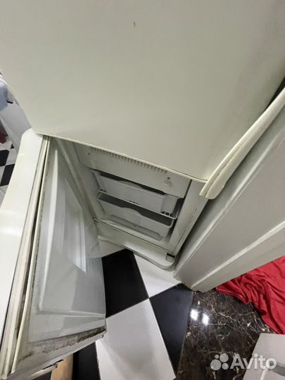 Холодильник бу indesit