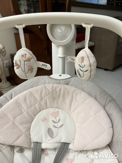 Укачивающий центр joie