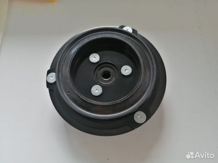 Прижимная пластина Rio,Hyundai Solaris 976441J000