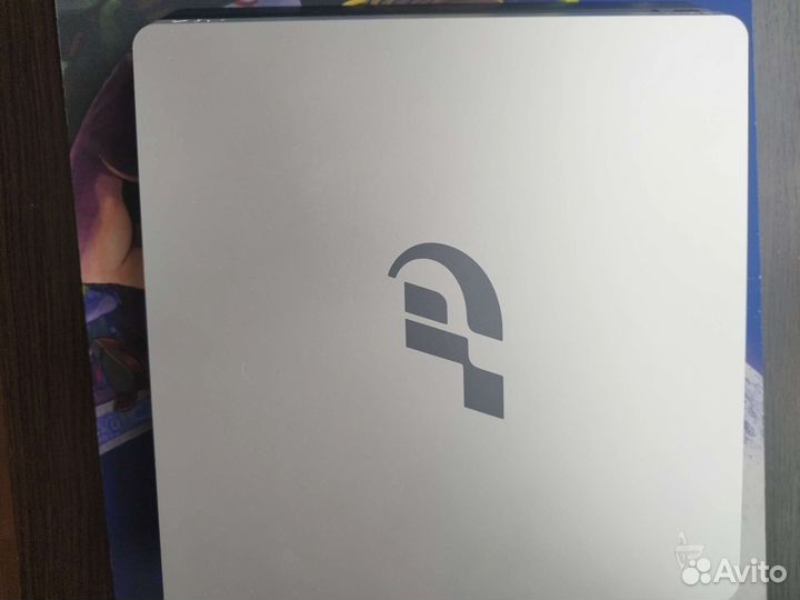 PlayStation 4 Slim Limited edition1tb 5.05hen